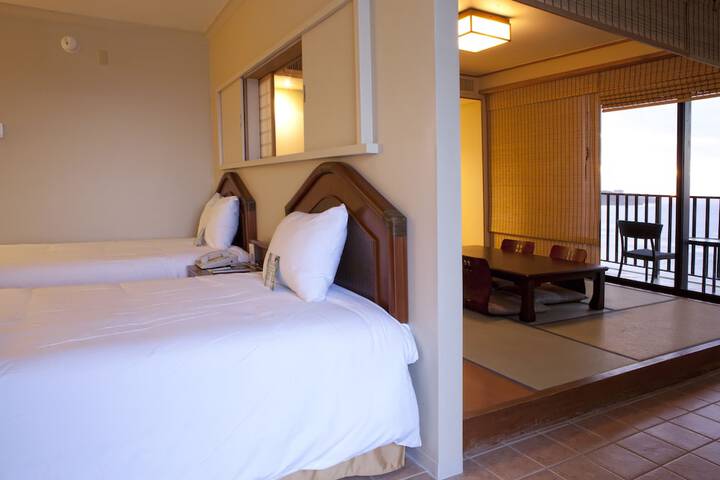 Room 13 of 130
