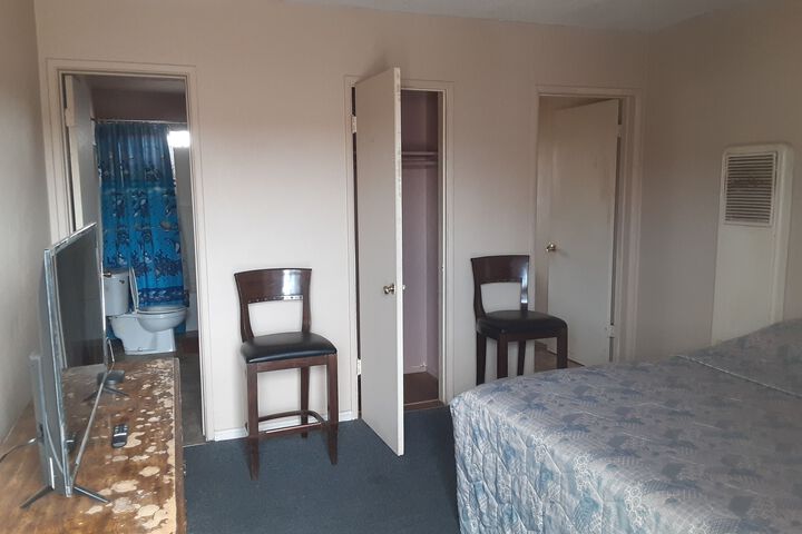 Colonial Hotel