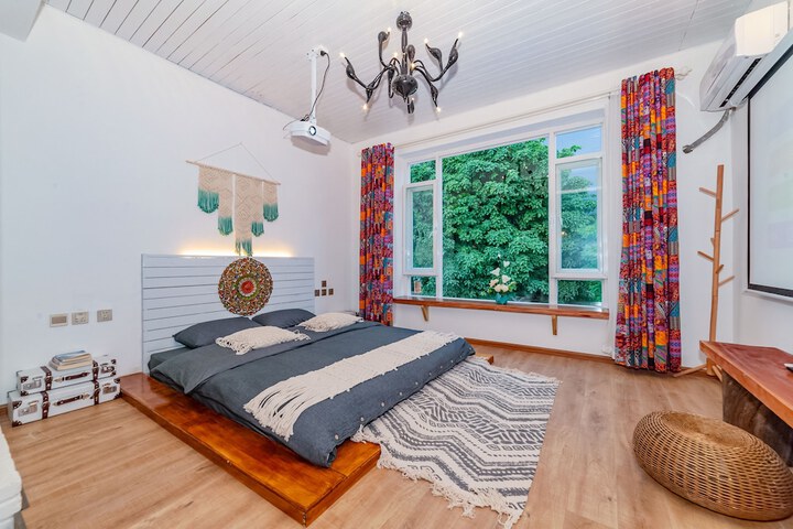 Room 8 of 24