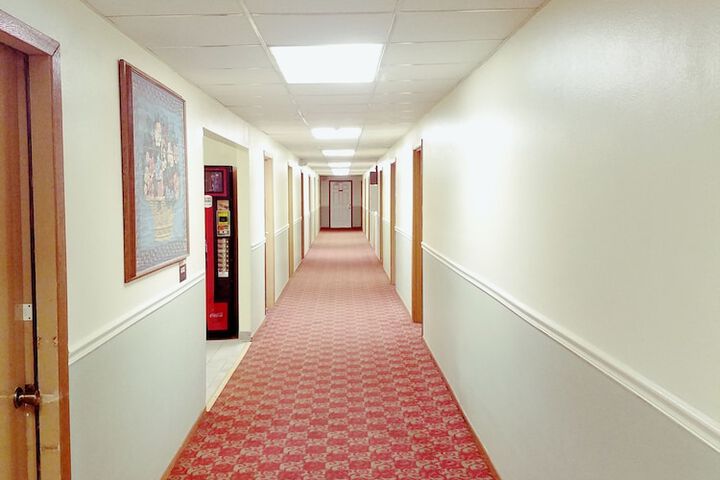 Ballroom/Hall 11 of 16