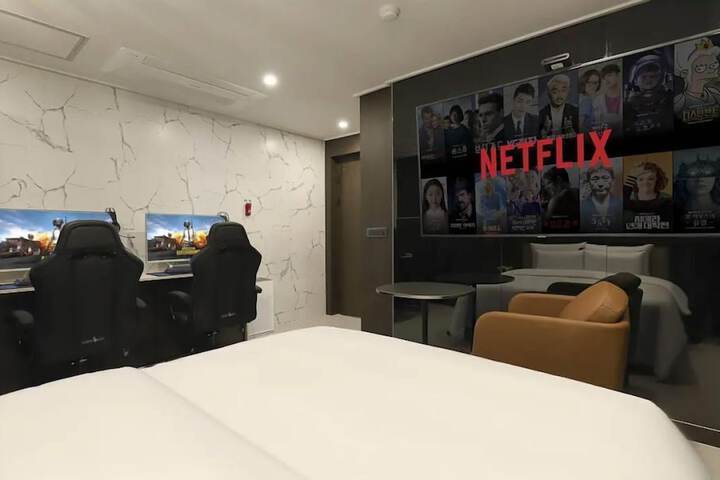 Room 27 of 109