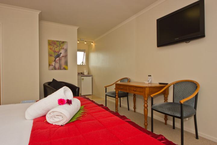 Room 5 of 188