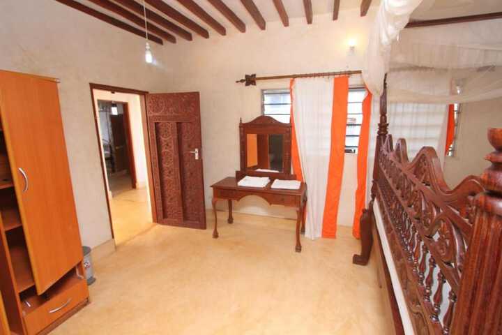 Room 4 of 21