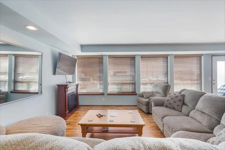 Room 2 of 18