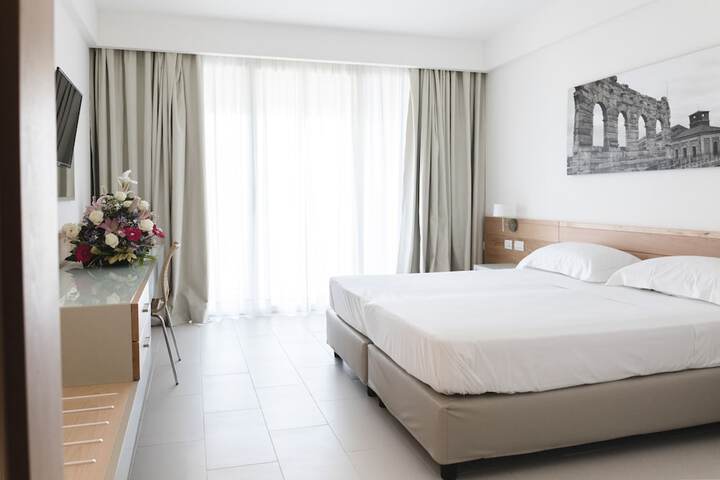 Room 5 of 46