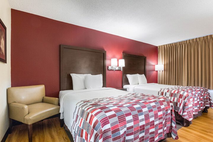 Double Deluxe King Bed (3 of 6)