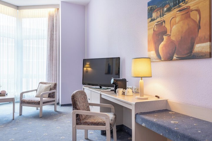 Room 10 of 77