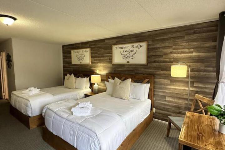 Comfort Room 2 Queen Beds (7 of 9)