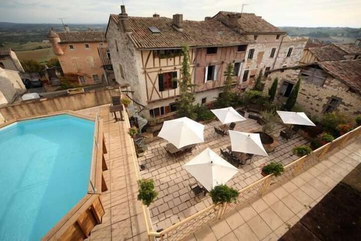Hotel with Pool
