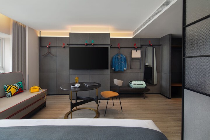 Room 54 of 96