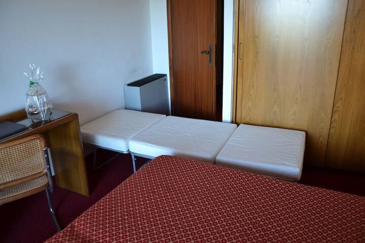 Room 18 of 53