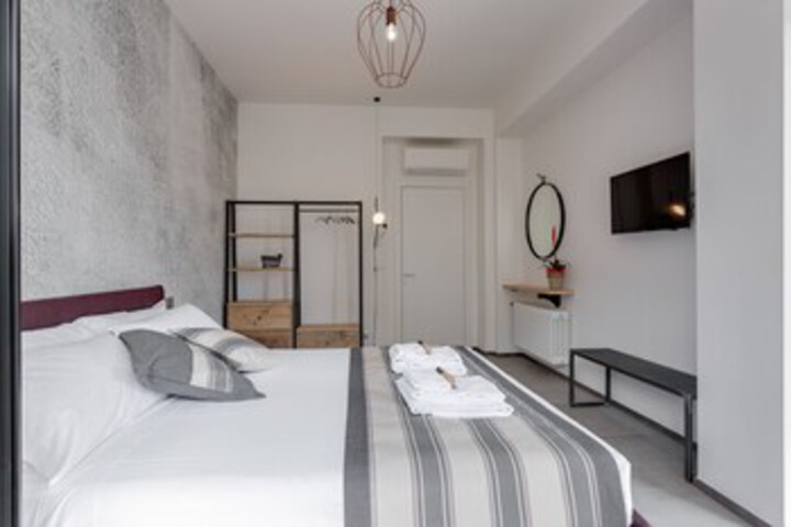 Room 19 of 270
