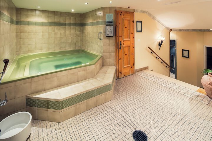 Spa 18 of 23
