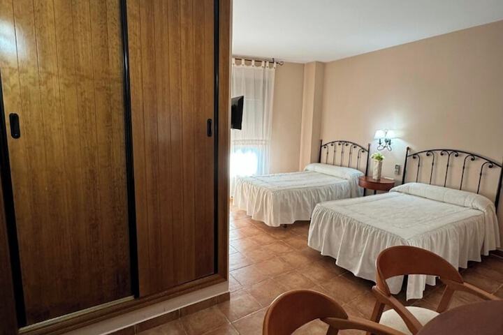 Room 4 of 14