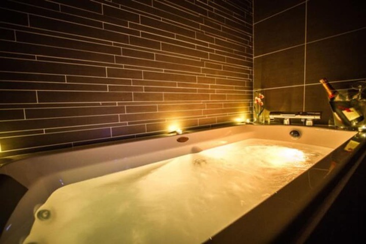 Hot Tub 44 of 56