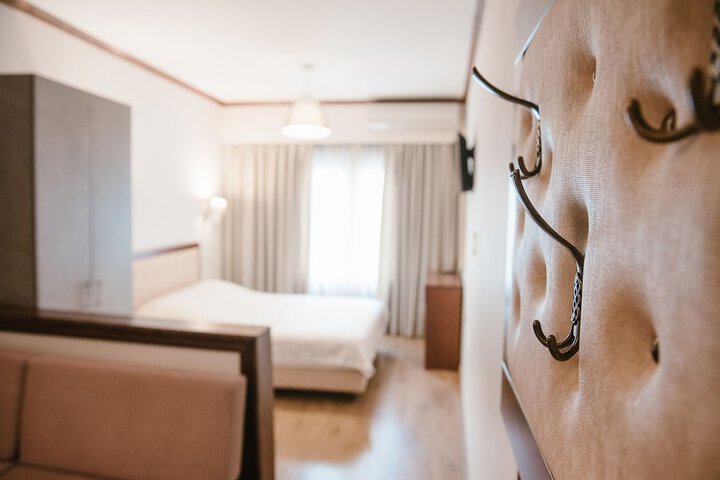 Room 3 of 16