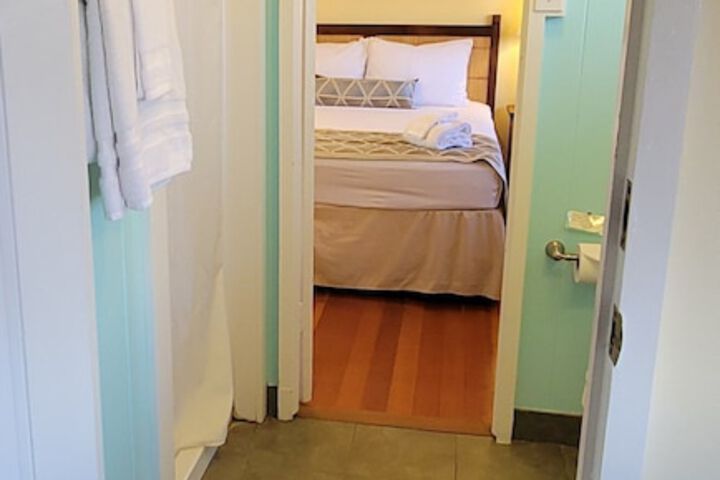 Room 11 of 31