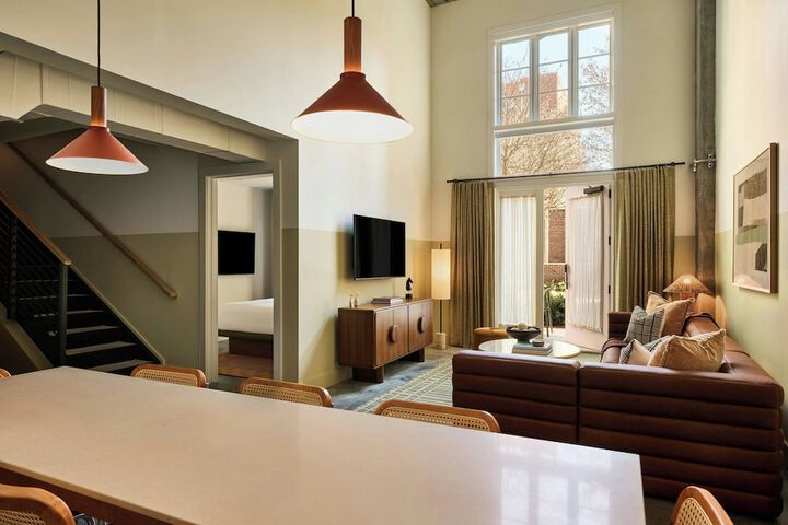 Room 43 of 89