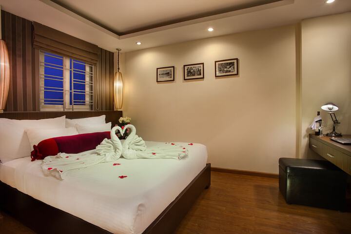 Room 16 of 28