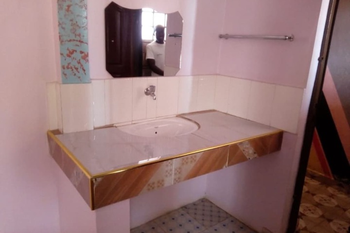 Room 8 of 12