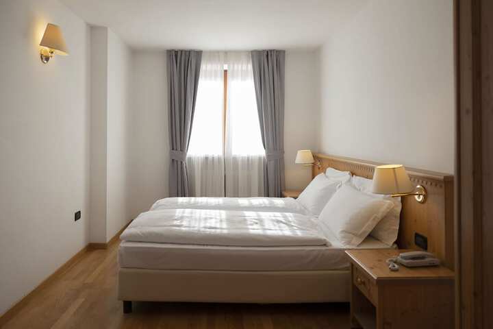Room 9 of 73