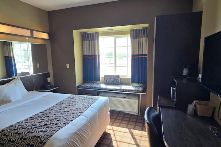 Room 11 of 34