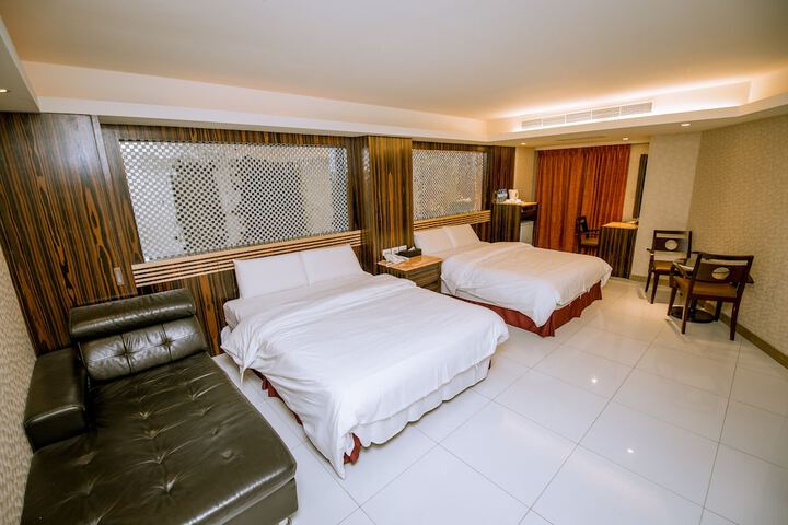 Room 12 of 72