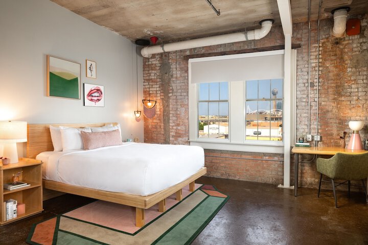 Room 13 of 62