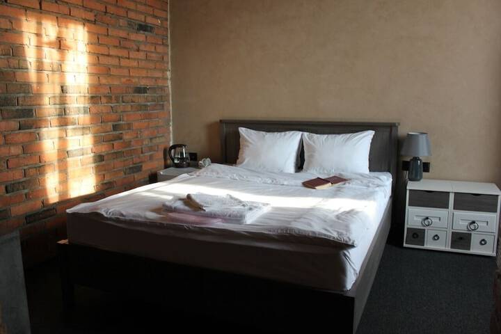Room 11 of 34
