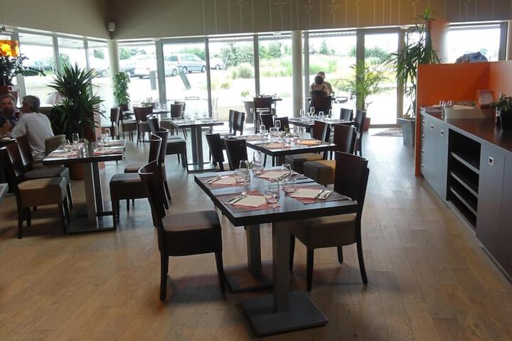 Dining 38 of 67