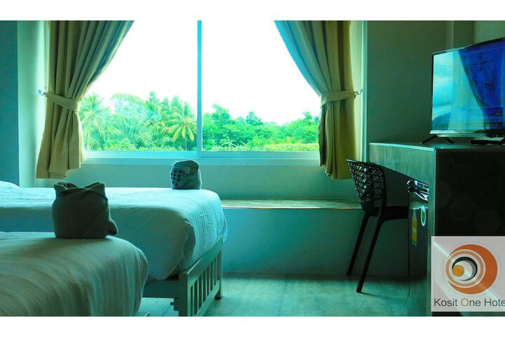 Room 28 of 64