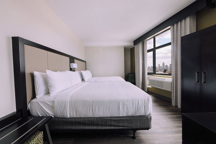 Standard | King Bed (1 of 3)