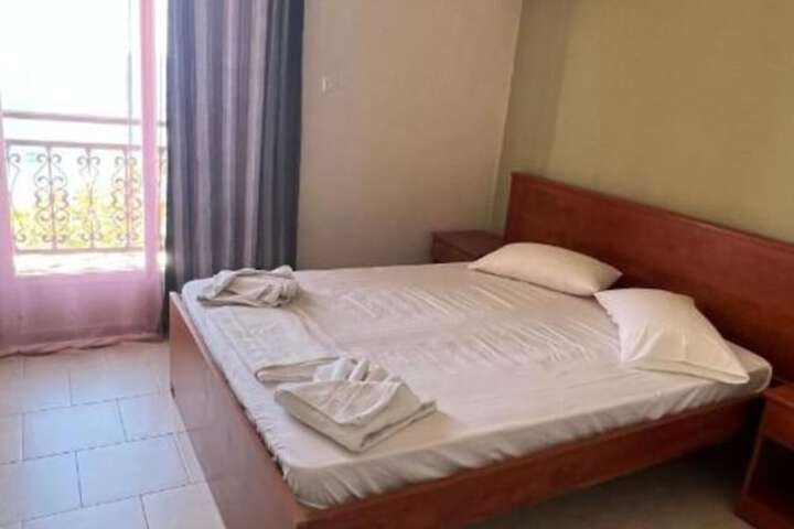 Room 13 of 46