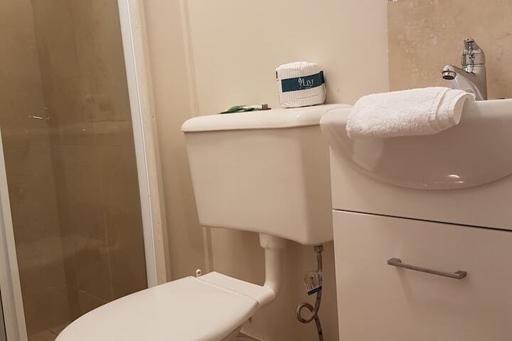 Room 16 of 24