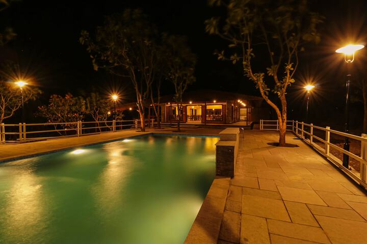 Pool 19 of 28
