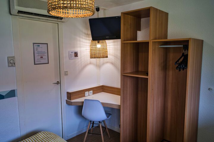 Room 26 of 130