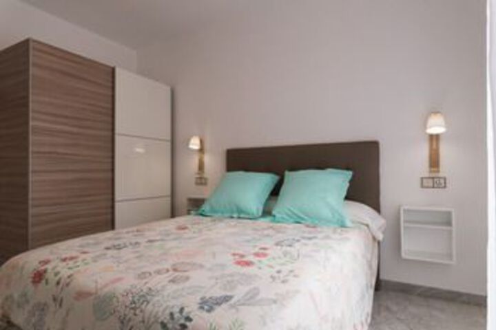 Room 11 of 25