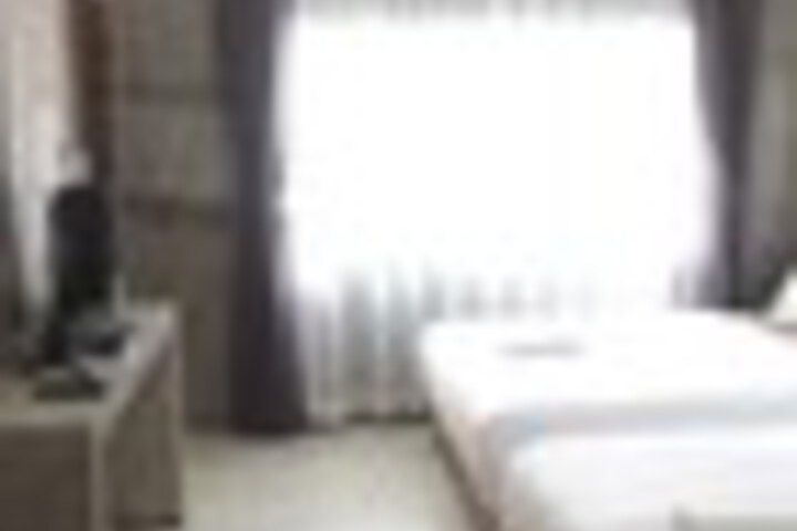 Room 44 of 132