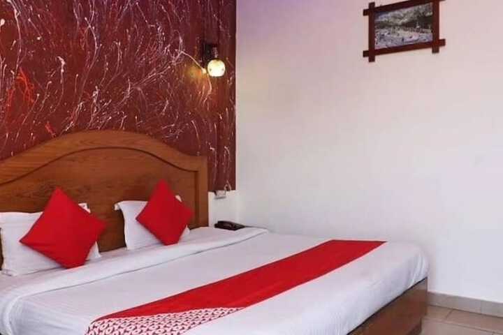 Room 5 of 9