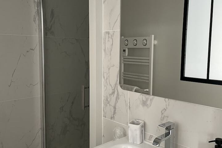 Room 61 of 83
