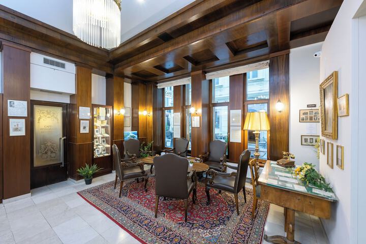 Guest Lobby