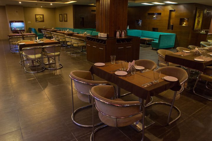 Dining 14 of 20