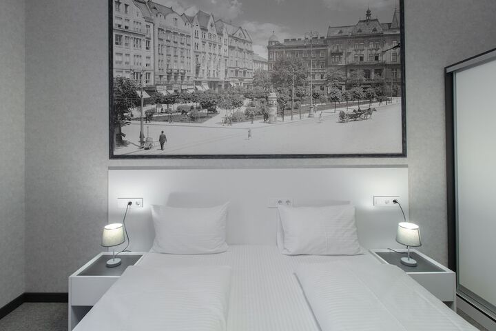 Room 29 of 146