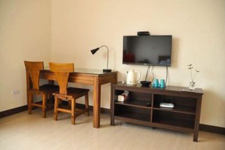 Room 10 of 17