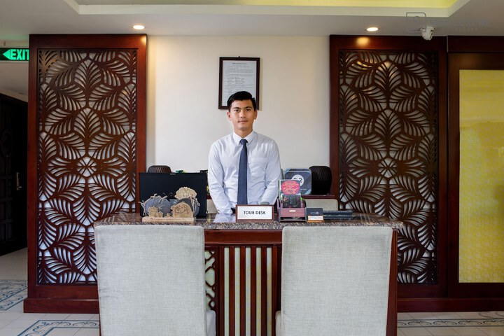 Business Center 100 of 122