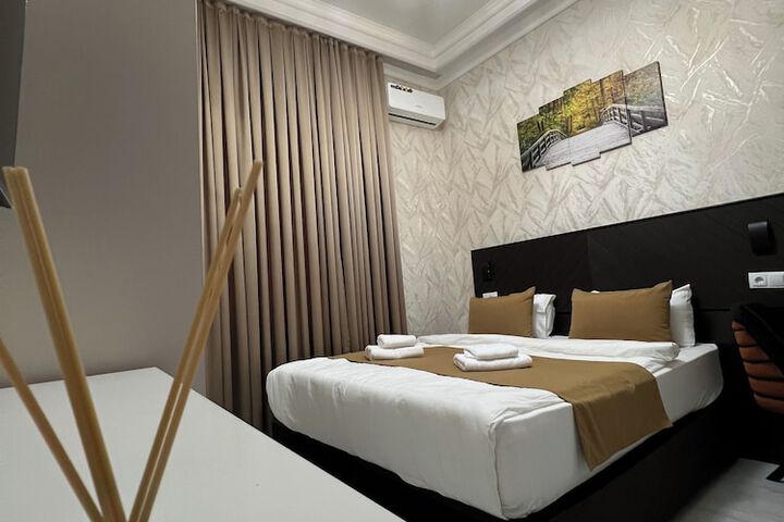 Room 5 of 38