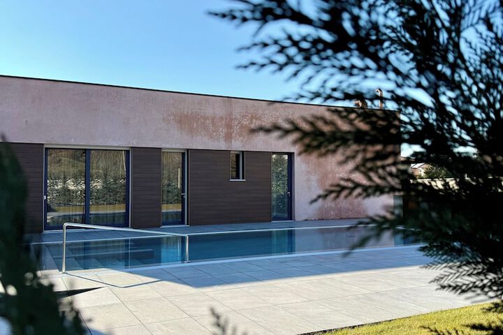 Pool 16 of 24