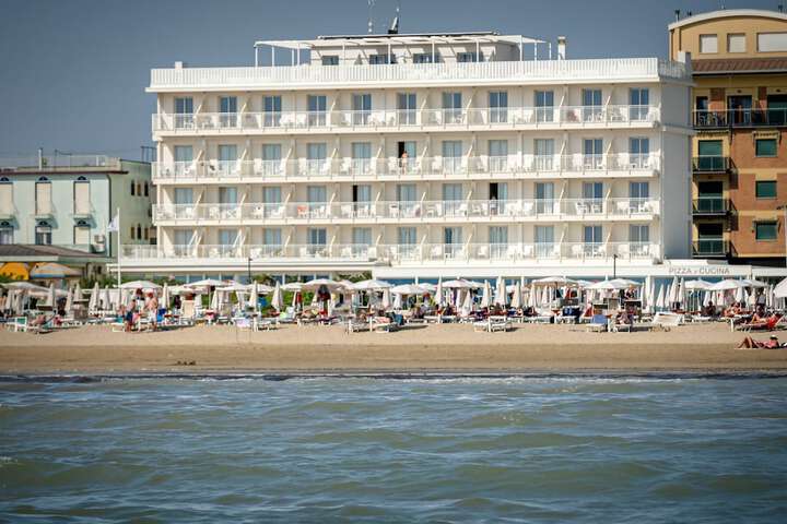 Hotel 75 of 78