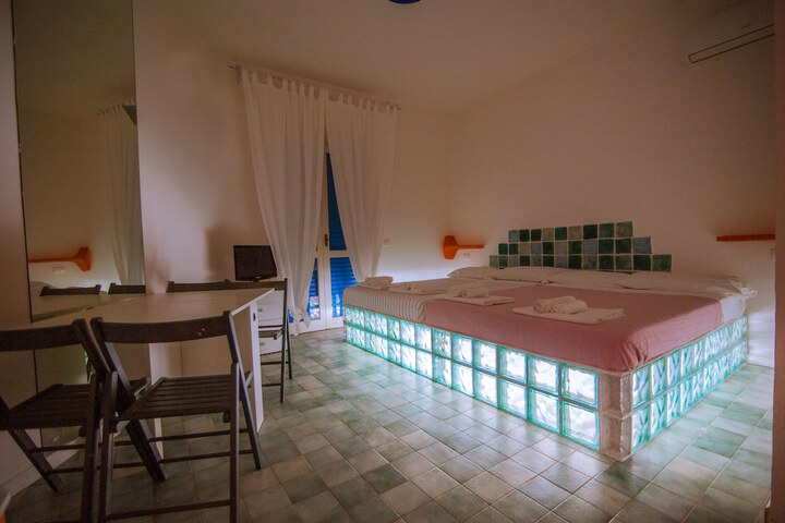 Room 44 of 92