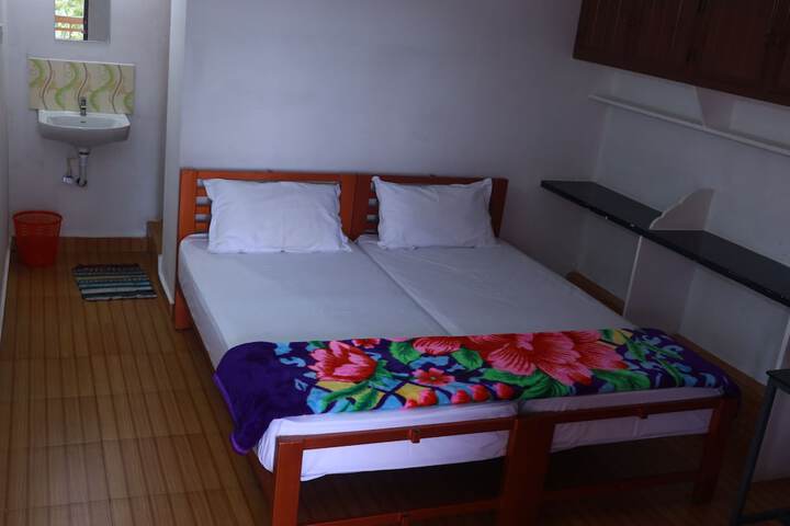 Room 32 of 53